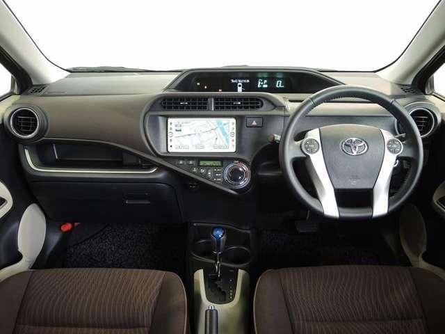Toyota Aqua used car 2013 model Gray color photo: Cockpit view (Driver view)