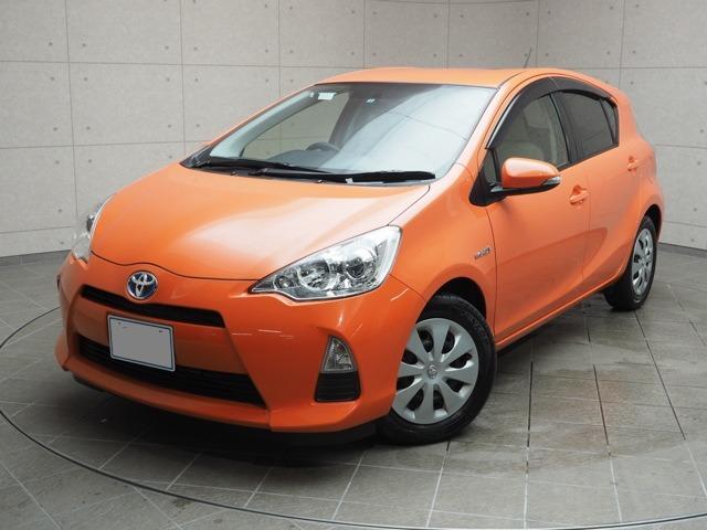 Toyota Aqua used car 2013 model Orange color photo: Front view