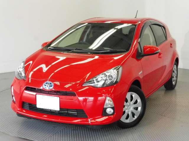 Toyota Aqua used car 2013 model Red color photo: Front view