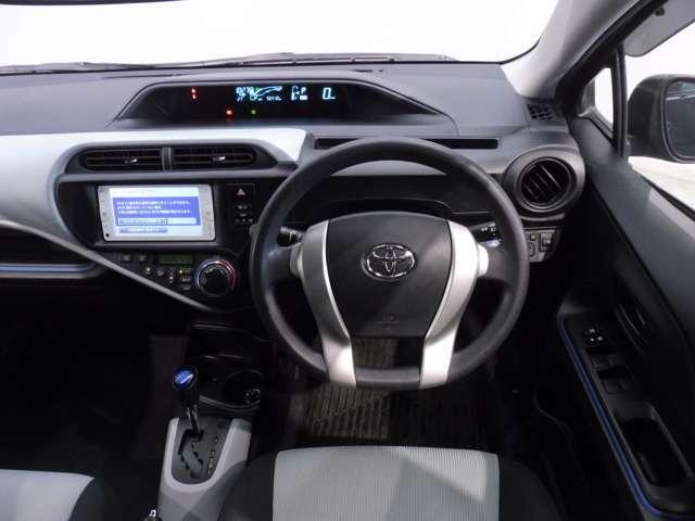 Toyota Aqua used car 2014 model Black color photo: Cockpit view (Driver view)