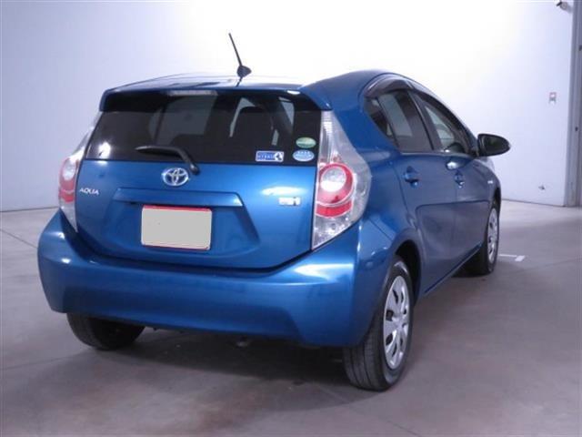 Toyota Aqua used car 2014 model Blue color photo: Back view (Rear view)