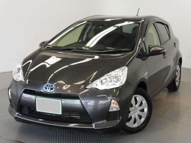 Toyota Aqua used car 2014 model Gray color photo: Front view