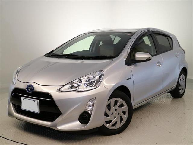 Toyota Aqua used car 2014 model Silver color photo: Front view
