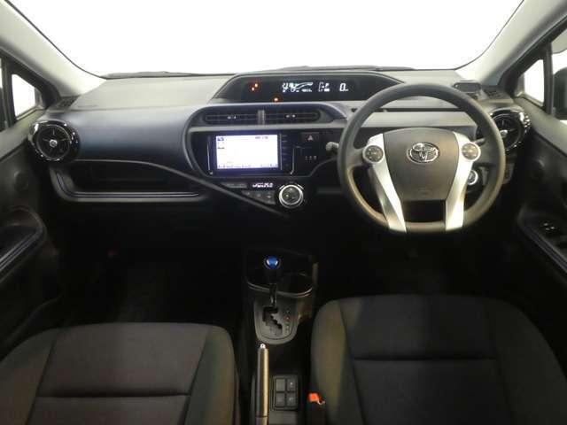 Used Toyota Aqua 2015 model Black color photo: interior view