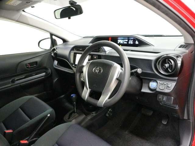 Used Toyota Aqua 2015 model Red color photo: interior view