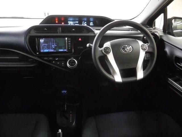 Used Toyota Aqua 2016 model Black color photo: interior view