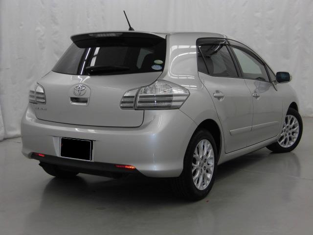 Used Toyota Blade Silver body color 2009 model photo: Back view
