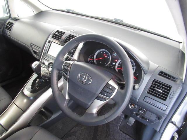 Used Toyota Blade Silver body color 2010 model photo: Interior view