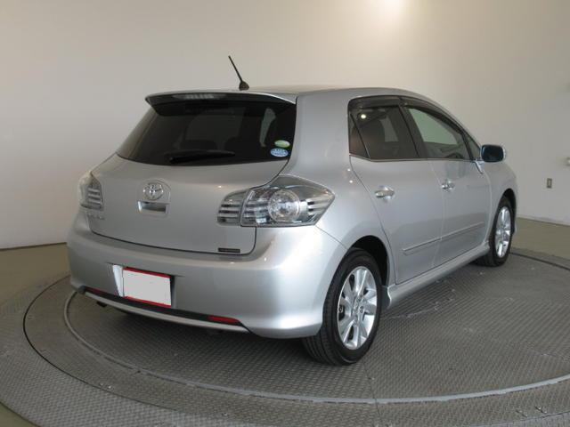 Used Toyota Blade Silver body color 2010 model photo: Back view