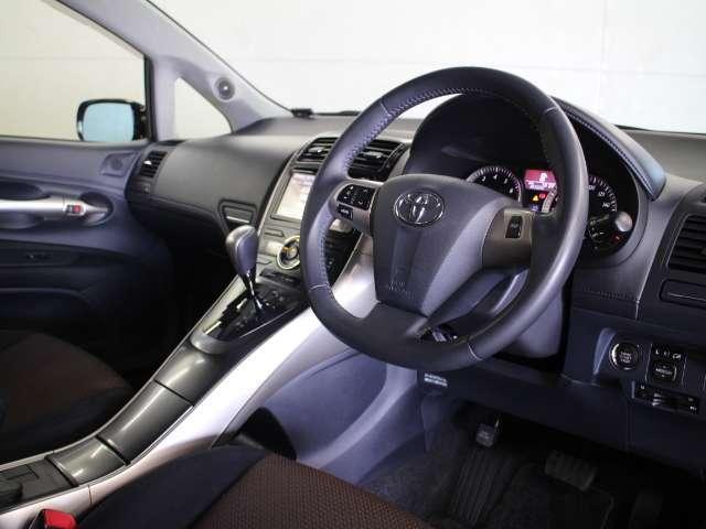 Used Toyota Blade Black body color 2011 model photo: Interior view