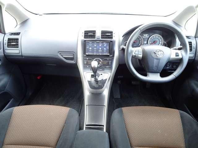 Used Toyota Blade Red body color 2011 model photo: Interior view