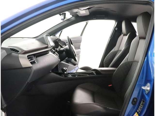 Used Toyota CHR 2016 Model Blue color photo: interior view