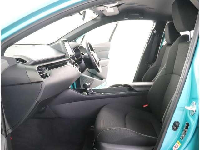 Used Toyota CHR 2016 Model Green color photo: Interior view