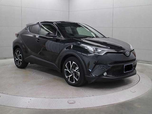Used Toyota CHR 2017 Model Black color photo: Front view