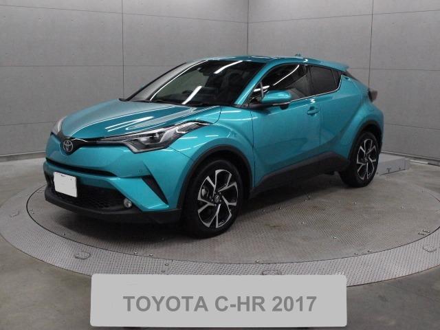 Used Toyota CHR 2017 Model Green color photo: Front view
