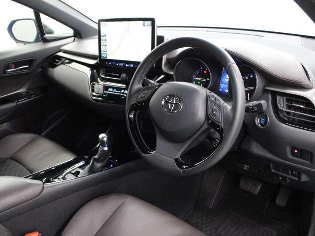 Used Toyota CHR 2017 Model Green color photo: interior view