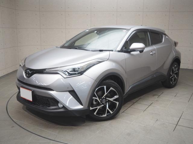 Used Toyota CHR 2017 Model Silver color photo: Front view