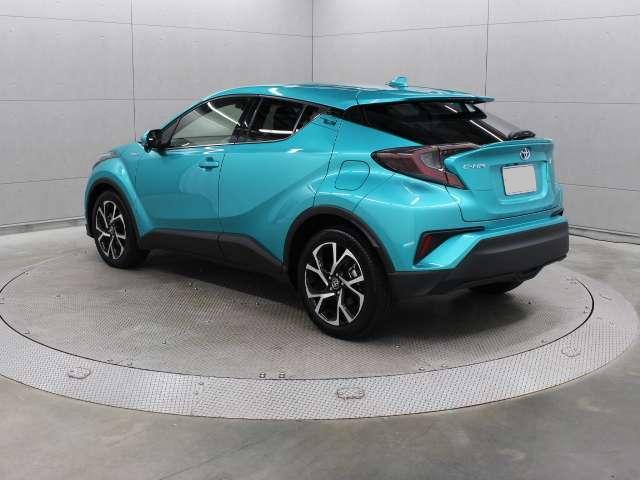 Used Toyota CHR Hybrid 2016 Model Green color photo: Back view