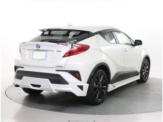 Used Toyota CHR Hybrid 2016 Model White Pearl color photo: Back view