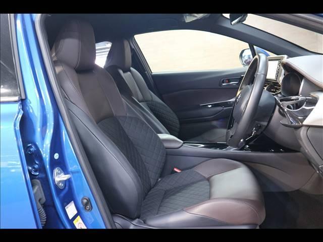 Used Toyota CHR Hybrid 2017 Model Blue color photo: Interior view