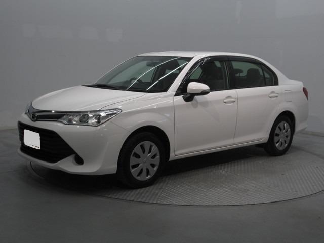 Used Toyota Corolla Axio 2017 model, White Pearl color Manual Transmission photo: Front view
