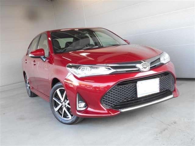 Used Toyota Corolla Axio 2017 model, Red color photo: Front view