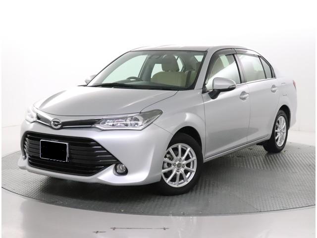 Used Toyota Corolla Axio 2017 model, Silver color photo: Front view