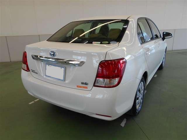 Toyota Corolla Axio Hybrid used car 2014 model White Pearl color photo: Back view