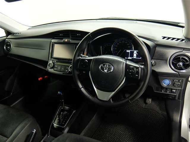 Toyota Corolla Axio Hybrid used car 2016 model Silver color photo: Interior view