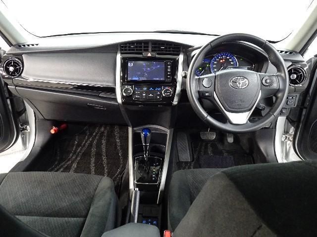 Used Toyota Corolla Axio Hybrid 2017 model, Silver color photo: internet view