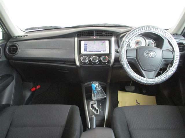 Used Toyota Corolla Fielder 2013 model Blue color photo: Interior view (inside)