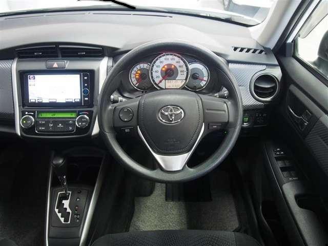 Used Toyota Corolla Fielder 2013 model Pearl White color photo: Interior view (inside)