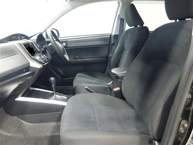 Used Toyota Corolla Fielder 2014 model Black color photo: Interior view (inside)