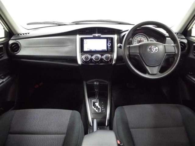 Used Toyota Corolla Fielder 2014 model Pearl White color photo: Interior view (inside)