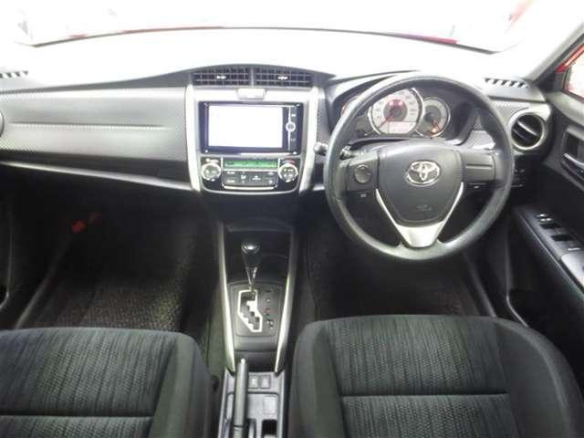 Used Toyota Corolla Fielder 2014 model Red color photo: Interior view (Wine) inside