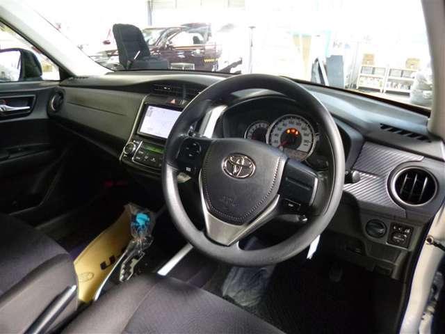 Used Toyota Corolla Fielder 2014 model Silver color photo: Interior view (inside)