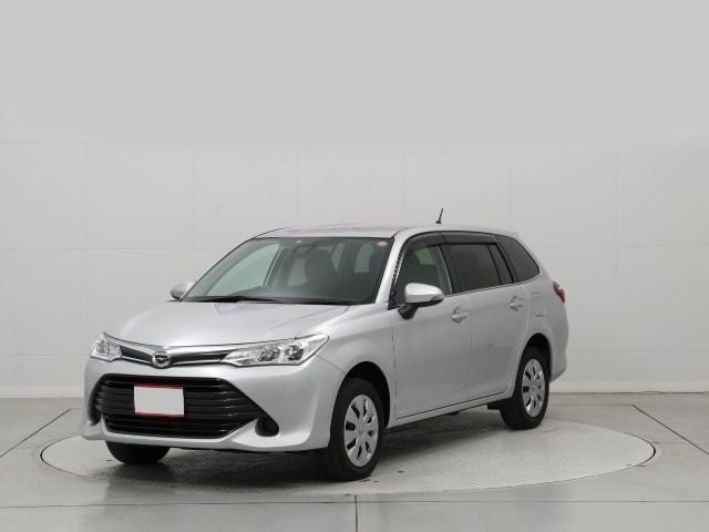 Used Toyota Corolla Fielder 2016 model Silver color photo: Front view