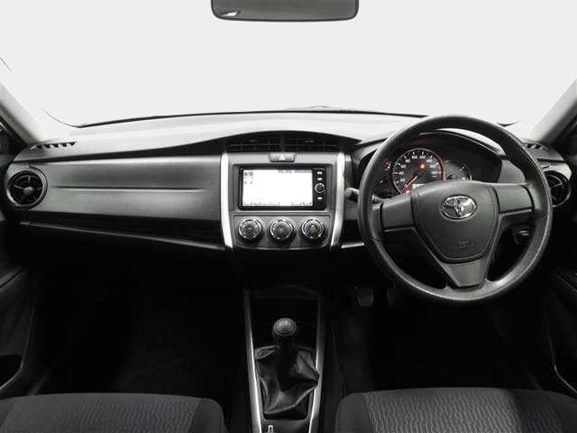 Used Toyota Corolla Fielder 2017 model Black color photo: Interior view