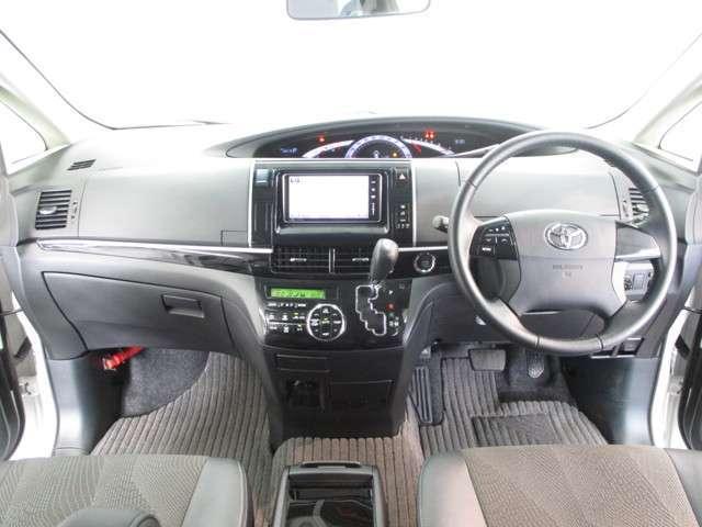 Used Toyota Estima White Pearl body color 2014 model photo: Interior view
