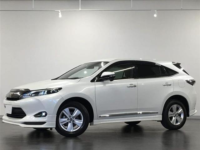 Used Toyota Harrier 2015 Model White Pearl body color photo: Front view
