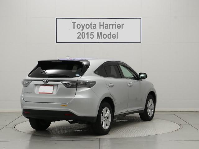 Used Toyota Harrier 2015 Model Silver body color photo: Back view