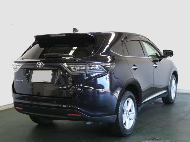 Used Toyota Harrier 2016 Model Black body color photo: Back view