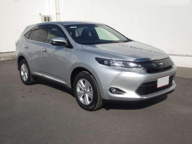Used Toyota Harrier 2016 Model Silver body color photo: Front view