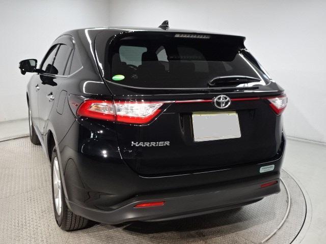 Used Toyota Harrier 2018 Model Black body color photo: Back view