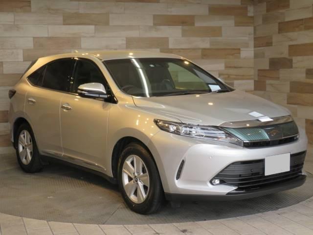 Used Toyota Harrier 2018 Model Silver body color photo: Front view