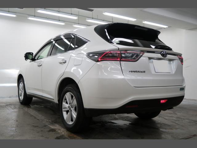 Used Toyota Harrier Elegance 2013 model Pearl White color photo: Back (Rear) view
