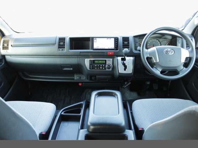 Used Toyota Hiace Commuter 2014 Model Silver color: Cockpit photo