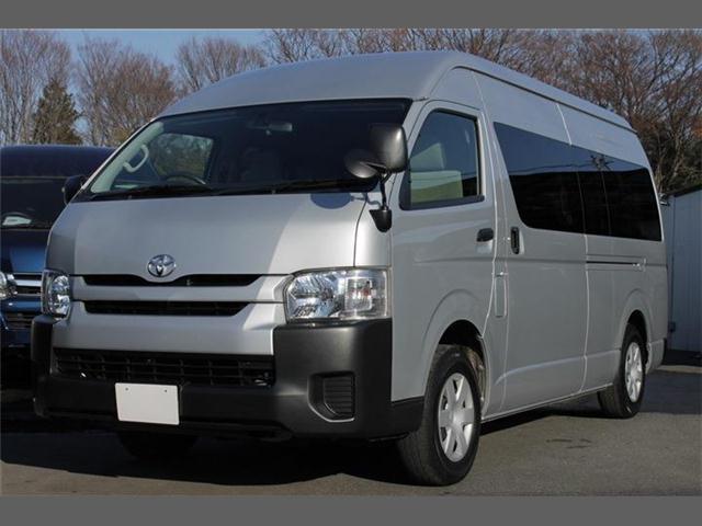 Used Toyota Hiace Commuter 2014 Model Silver color: Front photo