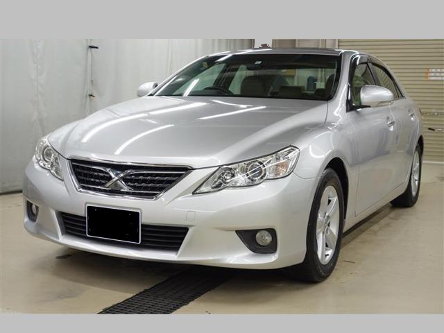 Used Toyota Mark X Silver body color 2010 model photo: Front view