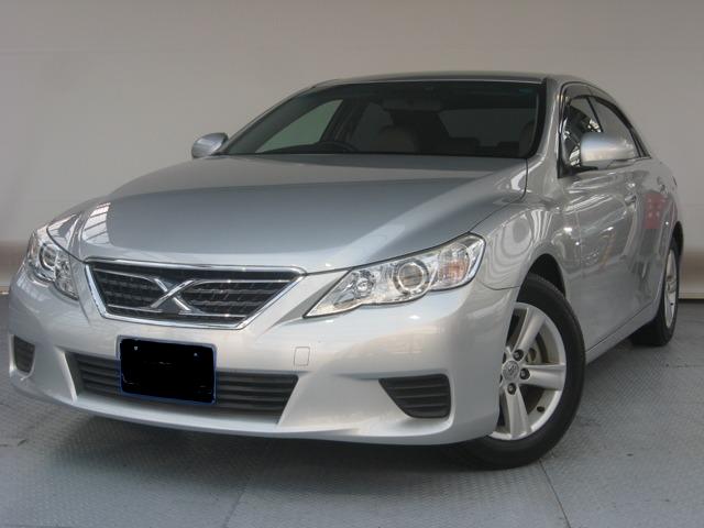 Used Toyota Mark X Silver body color 2011 model photo: Front view